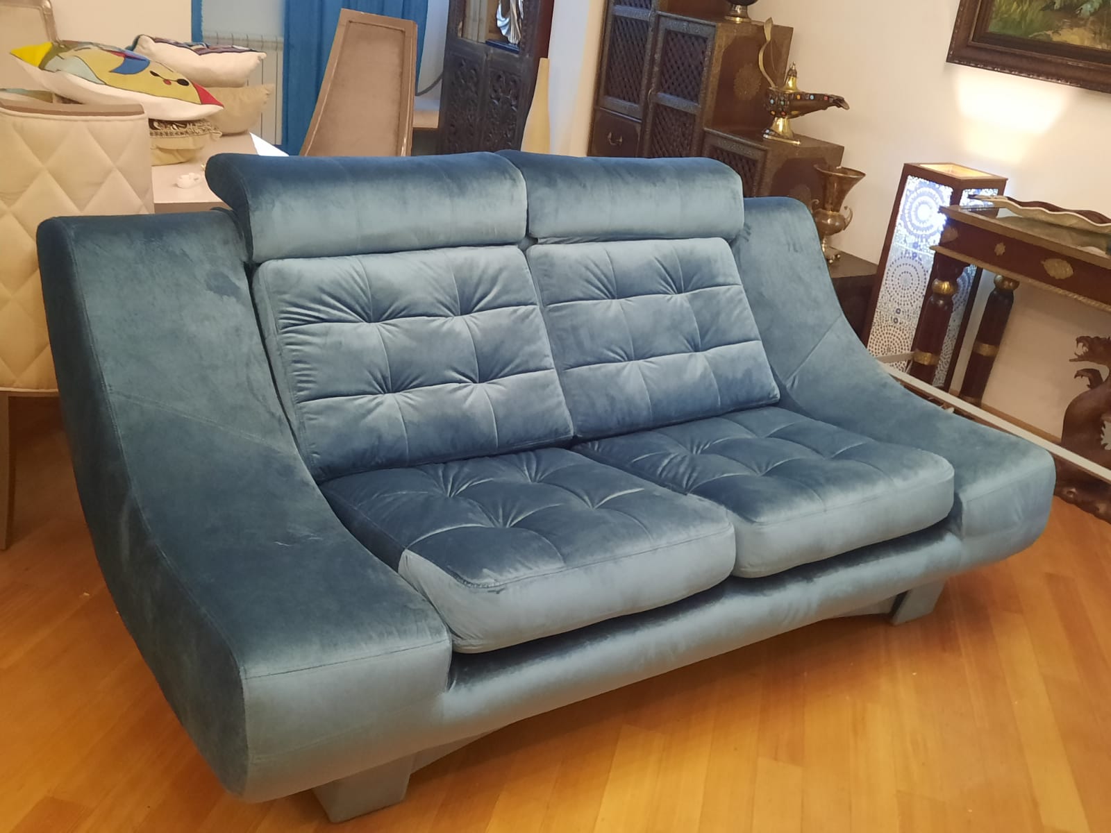 Обивка дивана на дому. Лесная